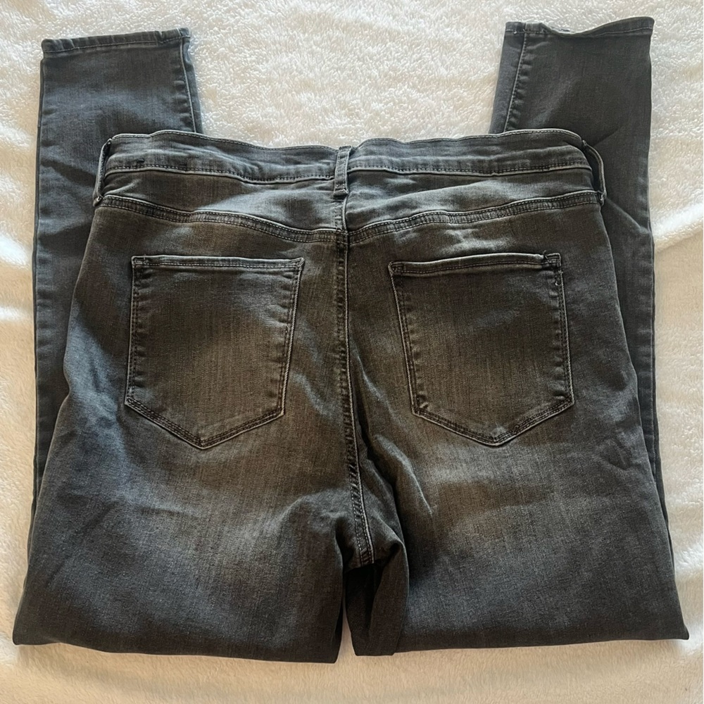 GAP Women’s Jeggings - Picture 3 of 8